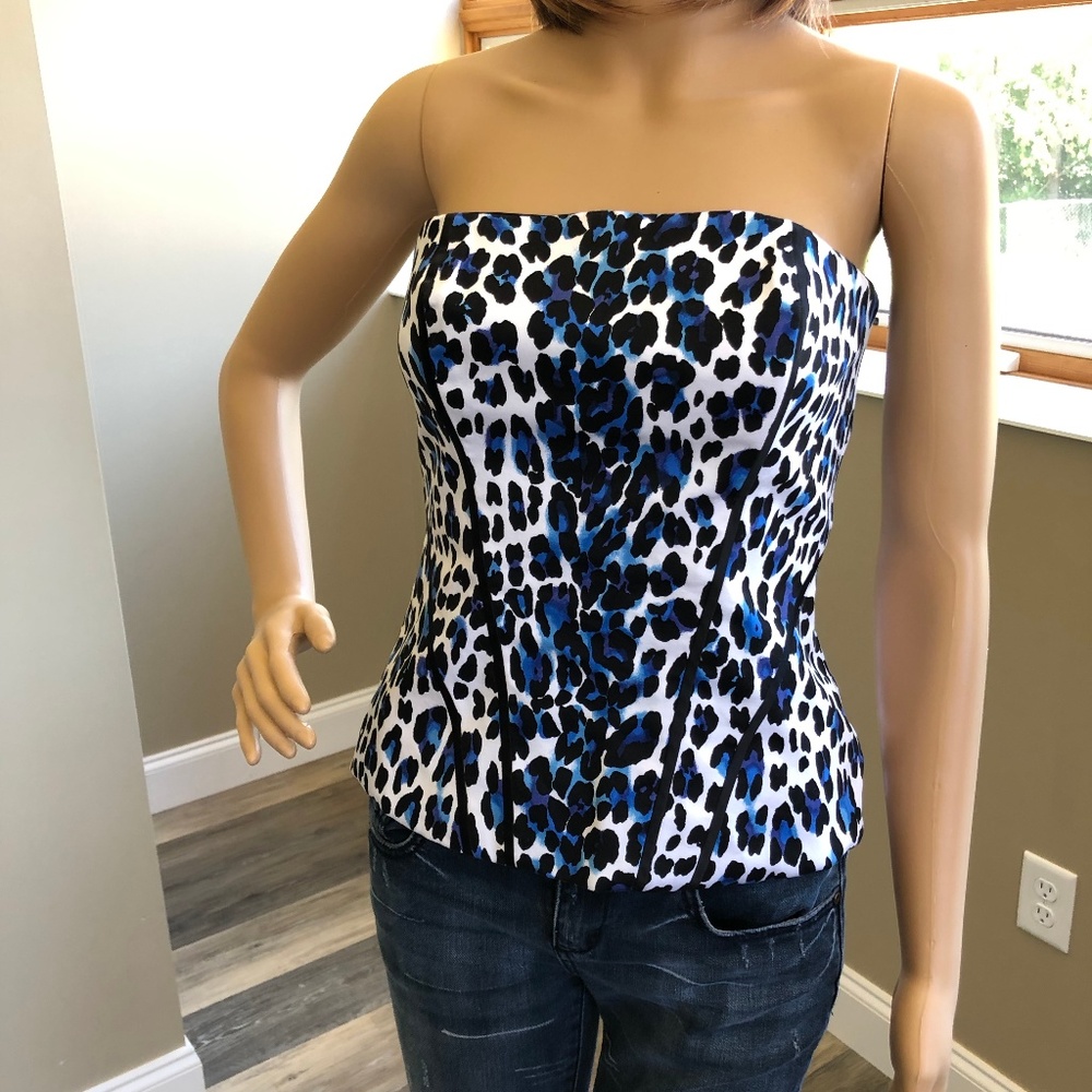 WHITE HOUSE/BLACK MARKET